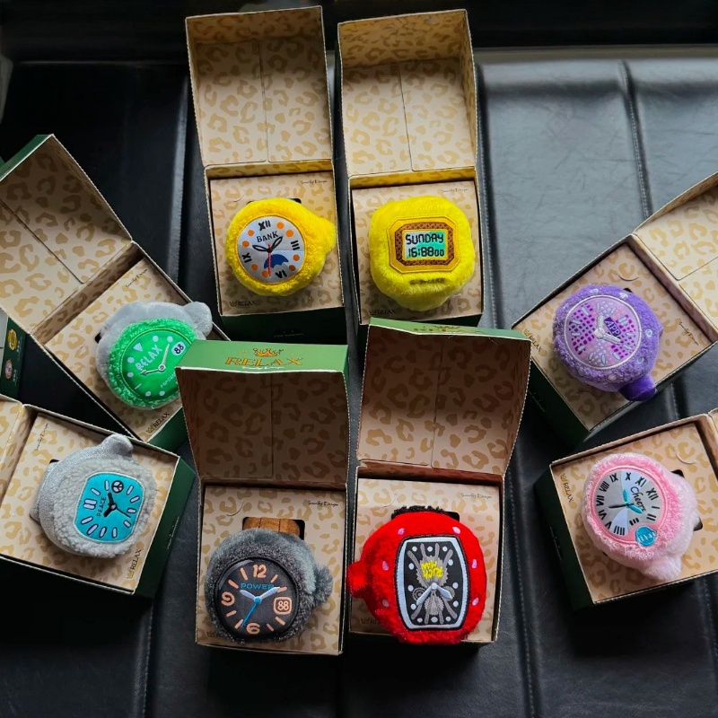 In Stock Pop Sunday Plush Rela - Jewelry With Watches recension och pris