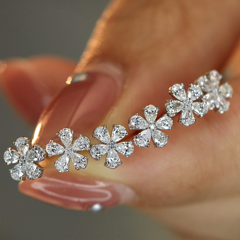 Aazuo Fine Jewelry 18K Orignal - Diamond Stud Earrings recension och pris