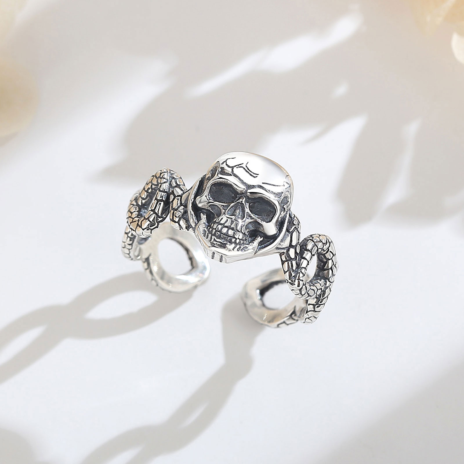 AEONSLOVE 925 Sterling Silver  - Gothic Skull Ring recension och pris